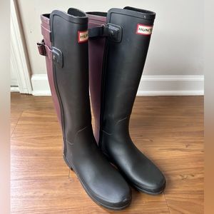 Original Hunter Boots Size 6. Rare dual colored. Burgundy and black.